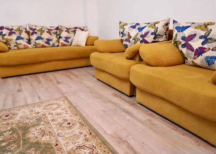 Coresi Mall Large 2 Camere, Sleeps 6